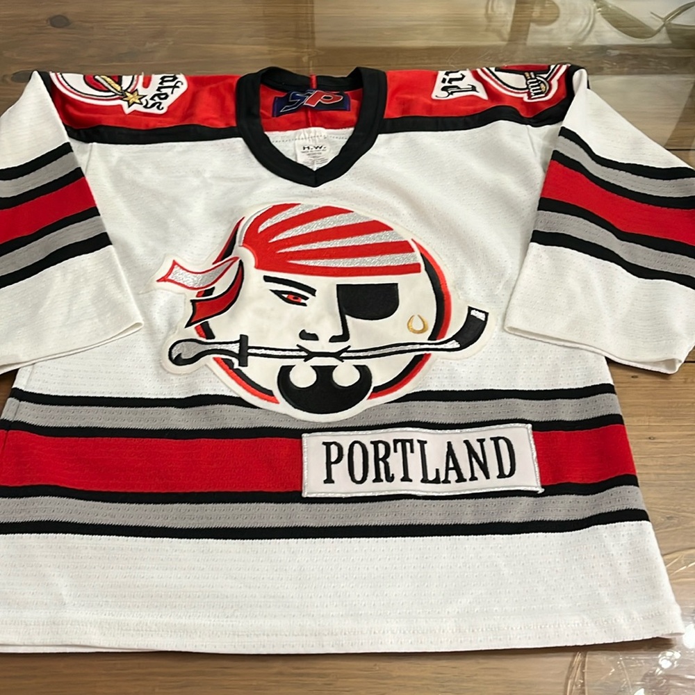 OLD PORTLAND PIRATES HOCKEY Kids Sz S/M SP Jersey